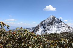 蓝天 阳光 白雪   三月小相岭许你美景如